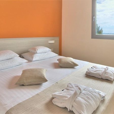 Dieholidaybucht Biograd Na Moru Esterno foto