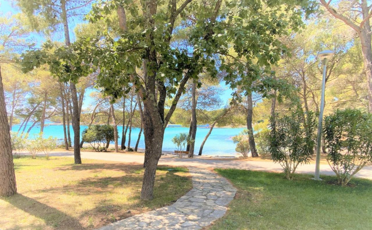 Dieholidaybucht Biograd Na Moru Esterno foto